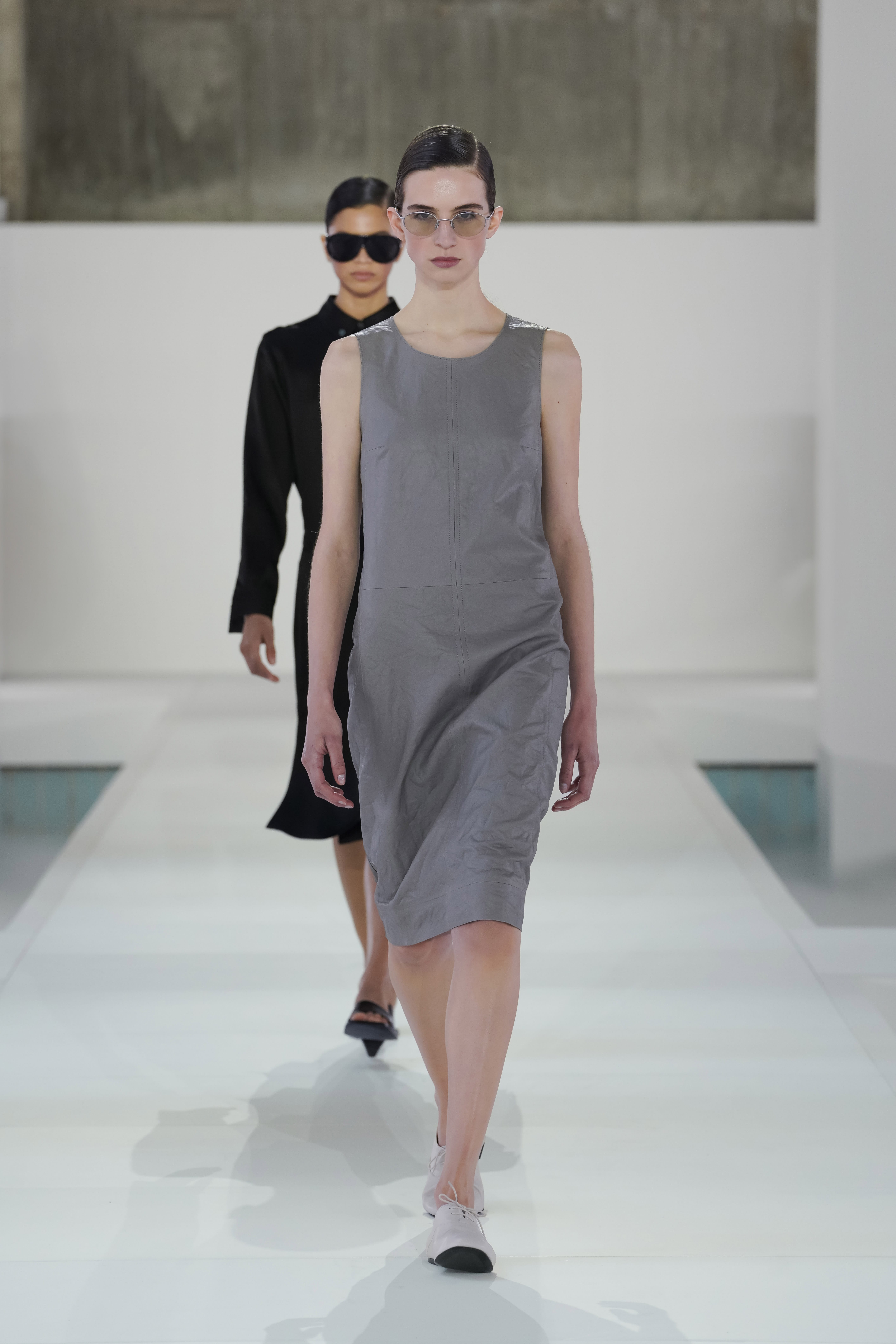 テクスチャードレザー シフトドレス